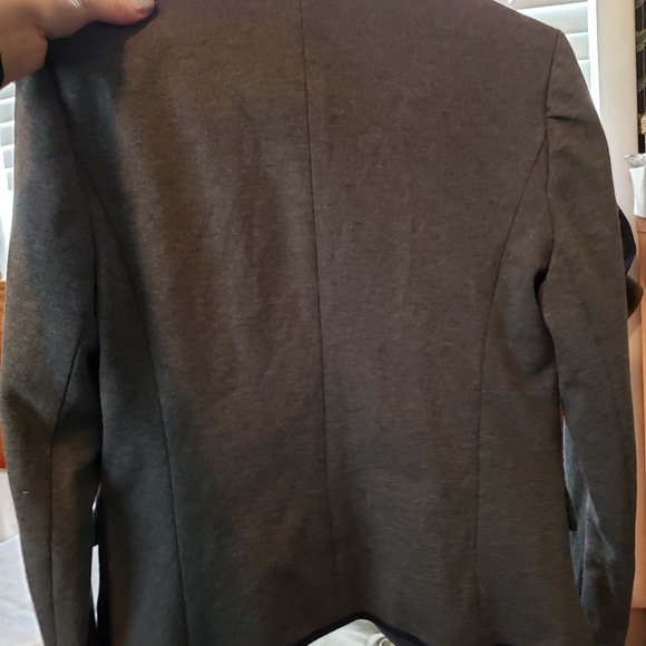 Blazer - Picture 3 of 5